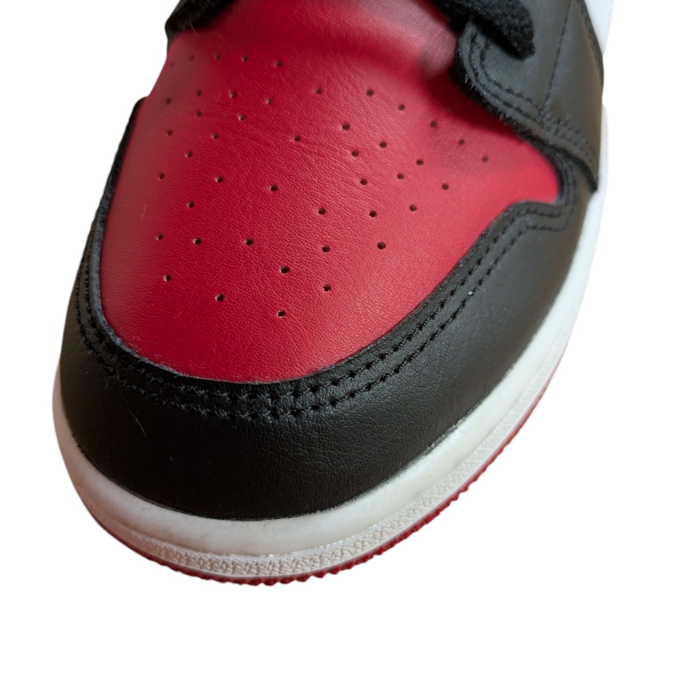 Nike Air Jordan 1 Low GS Bred Toe Black and Red Size 5.5 Youth - Picture 7 of 11